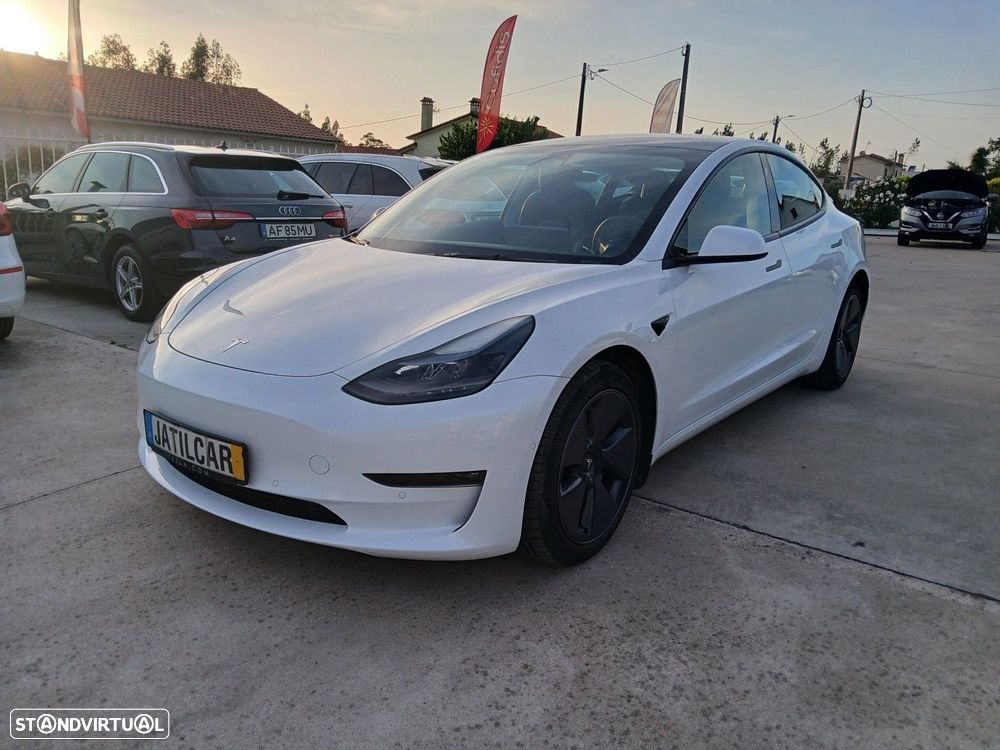 Tesla Model 3 - 3