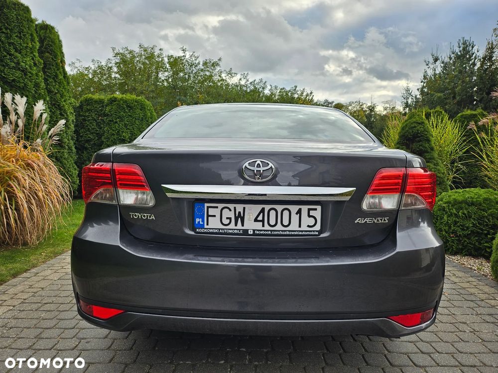 Toyota Avensis 1.6 Life - 24