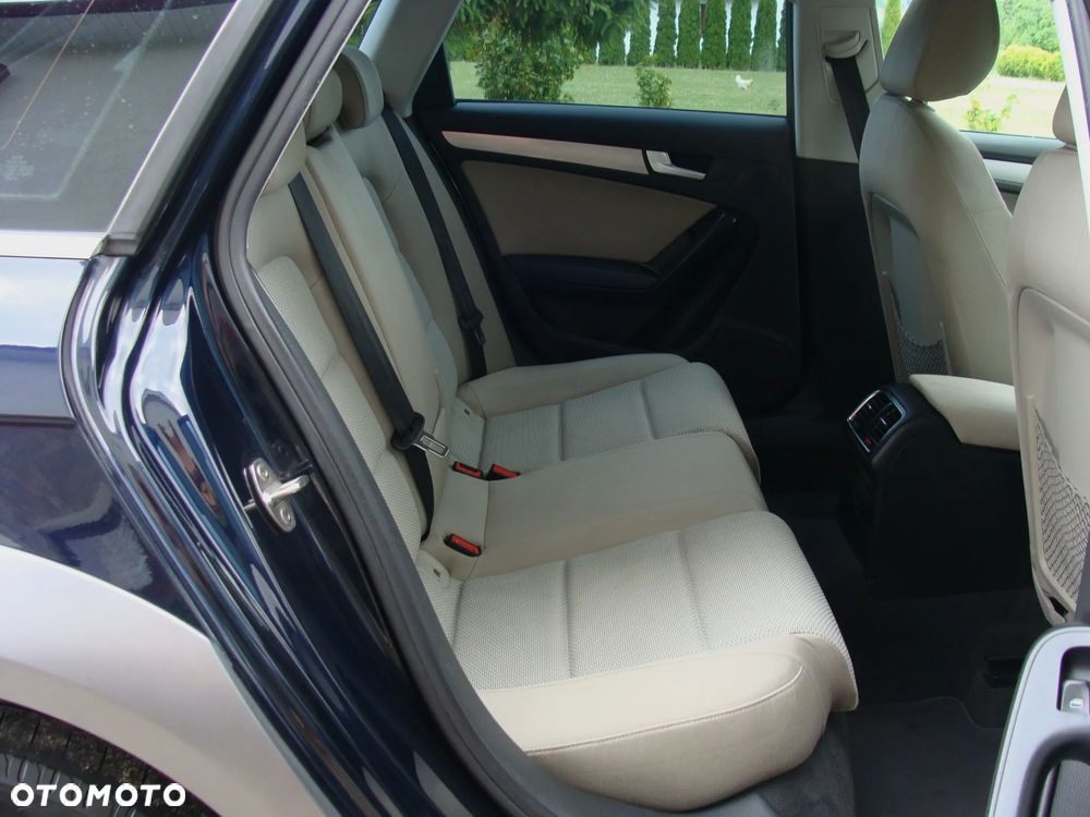 Audi A4 Allroad 2.0 TDI Quattro - 11