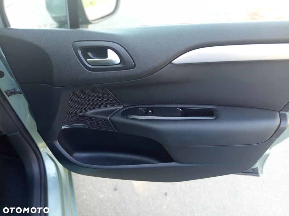 Citroën C4 VTi 120 Exclusive - 25