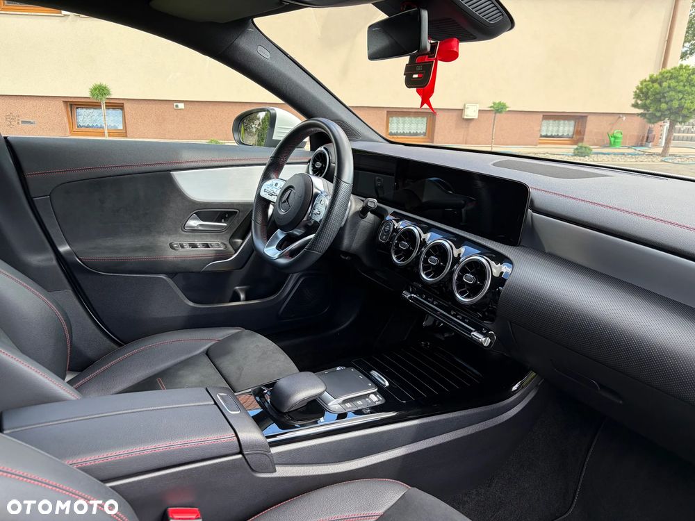 Mercedes-Benz CLA 180 AMG Line 7G-DCT - 25