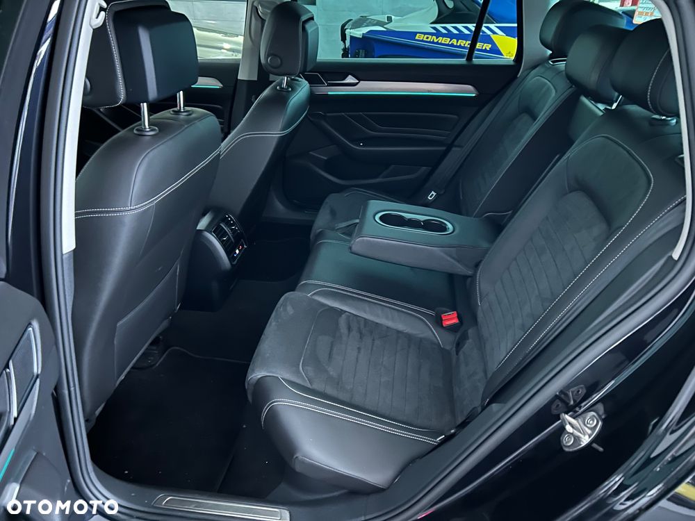 Volkswagen Passat Variant 2.0 TDI SCR Highline - 17