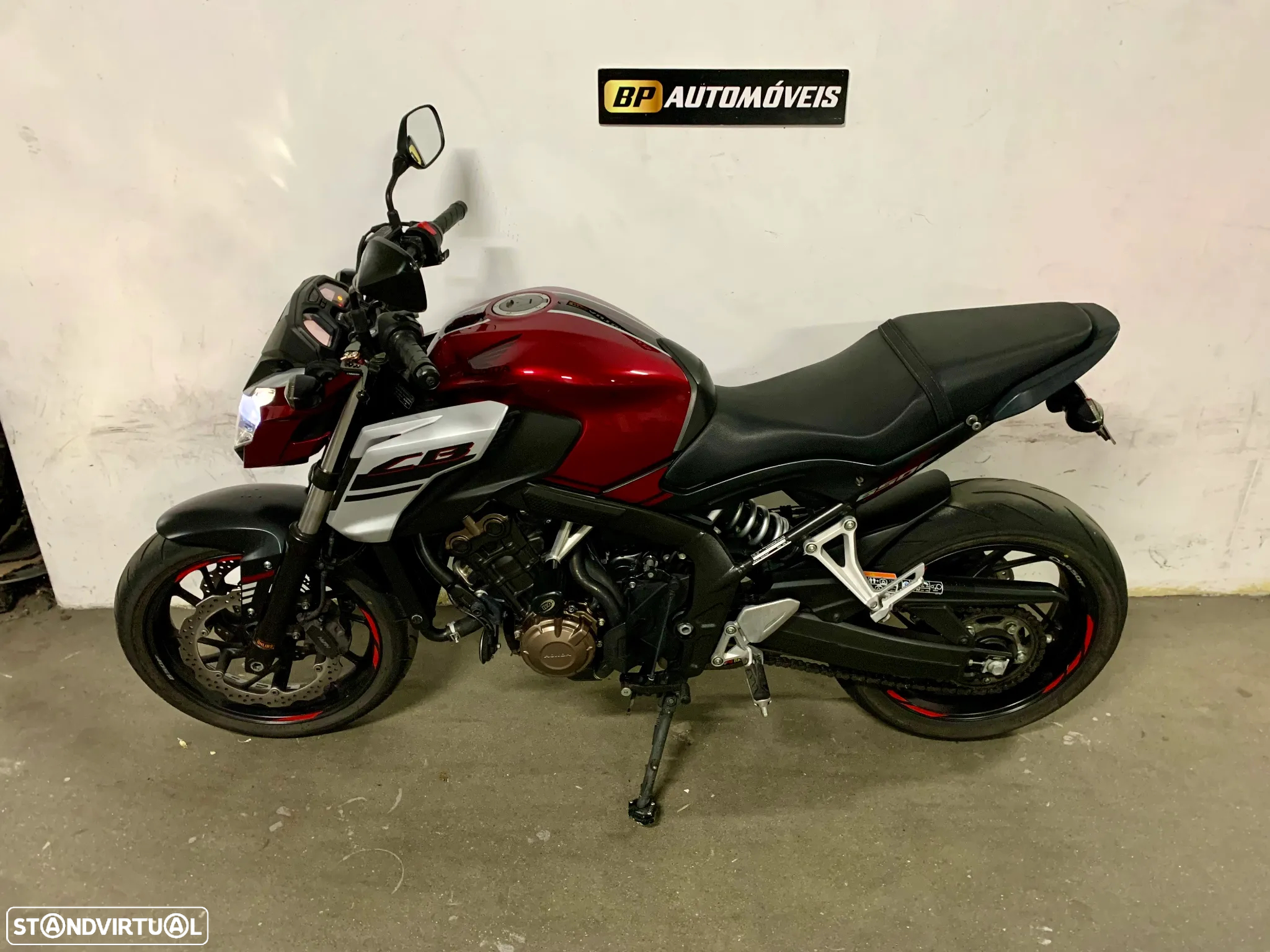 Honda CB 650F AKRAPOVIC 2018 - 10