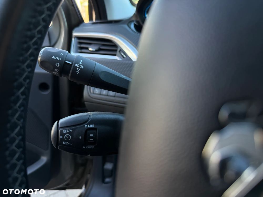 Peugeot 2008 PureTech 110 Stop&Start Allure - 16