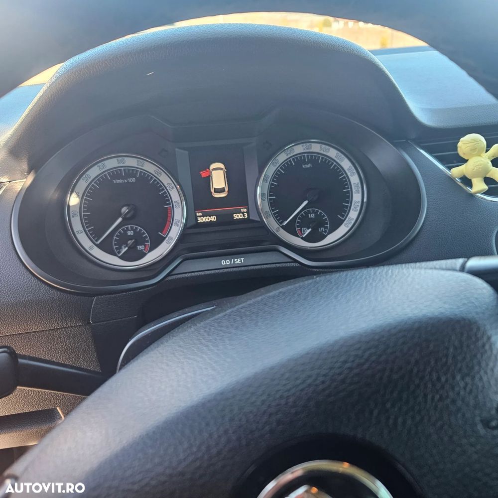 Skoda Octavia 2.0 TDI 4X4 DSG Scout - 8