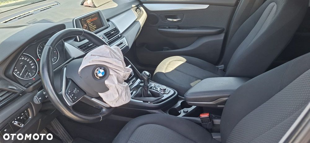 BMW Seria 2 218i - 11