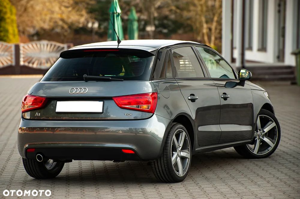 Audi A1 Sportback 1.6 TDI S line edition m S line Sportpaket - 13