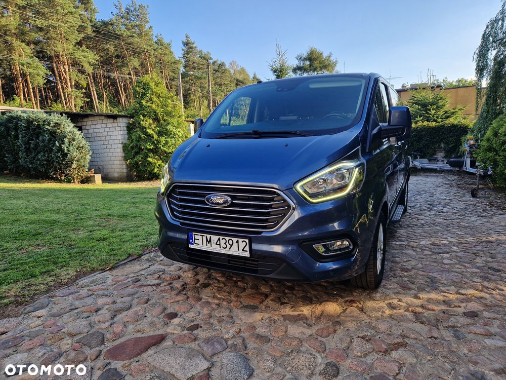 Ford Tourneo Custom - 40