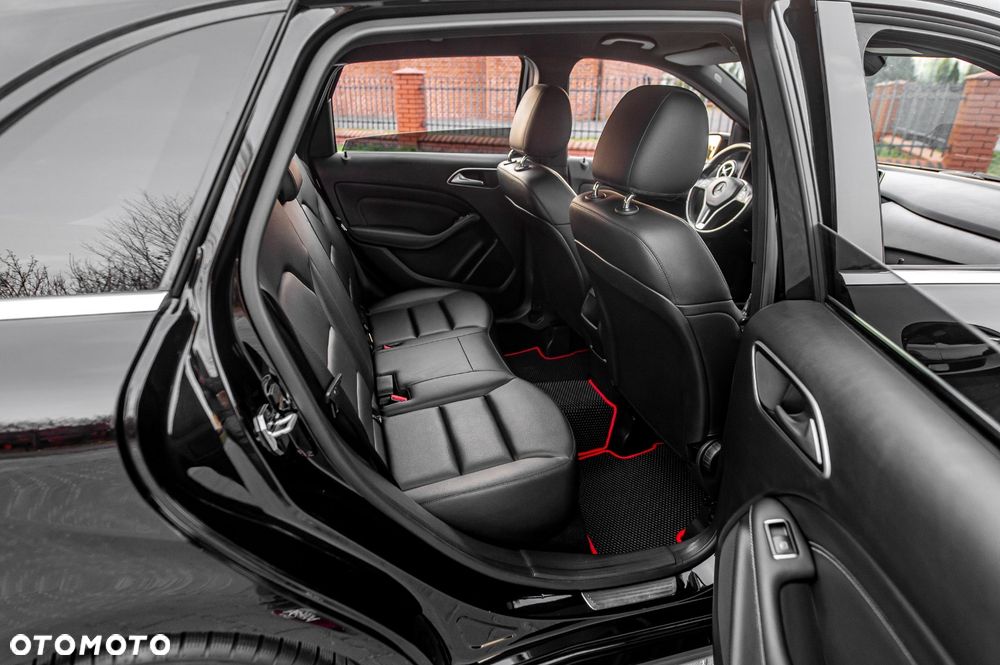 Mercedes-Benz Klasa B 200 UrbanStyle Edition - 34