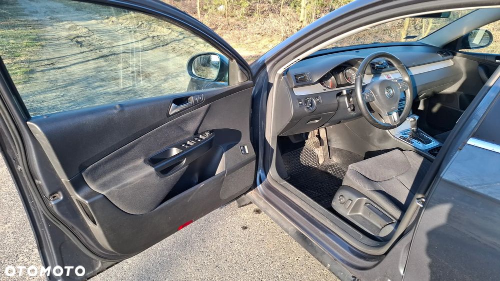 Volkswagen Passat 2.0 TDI Comfortline DSG - 12