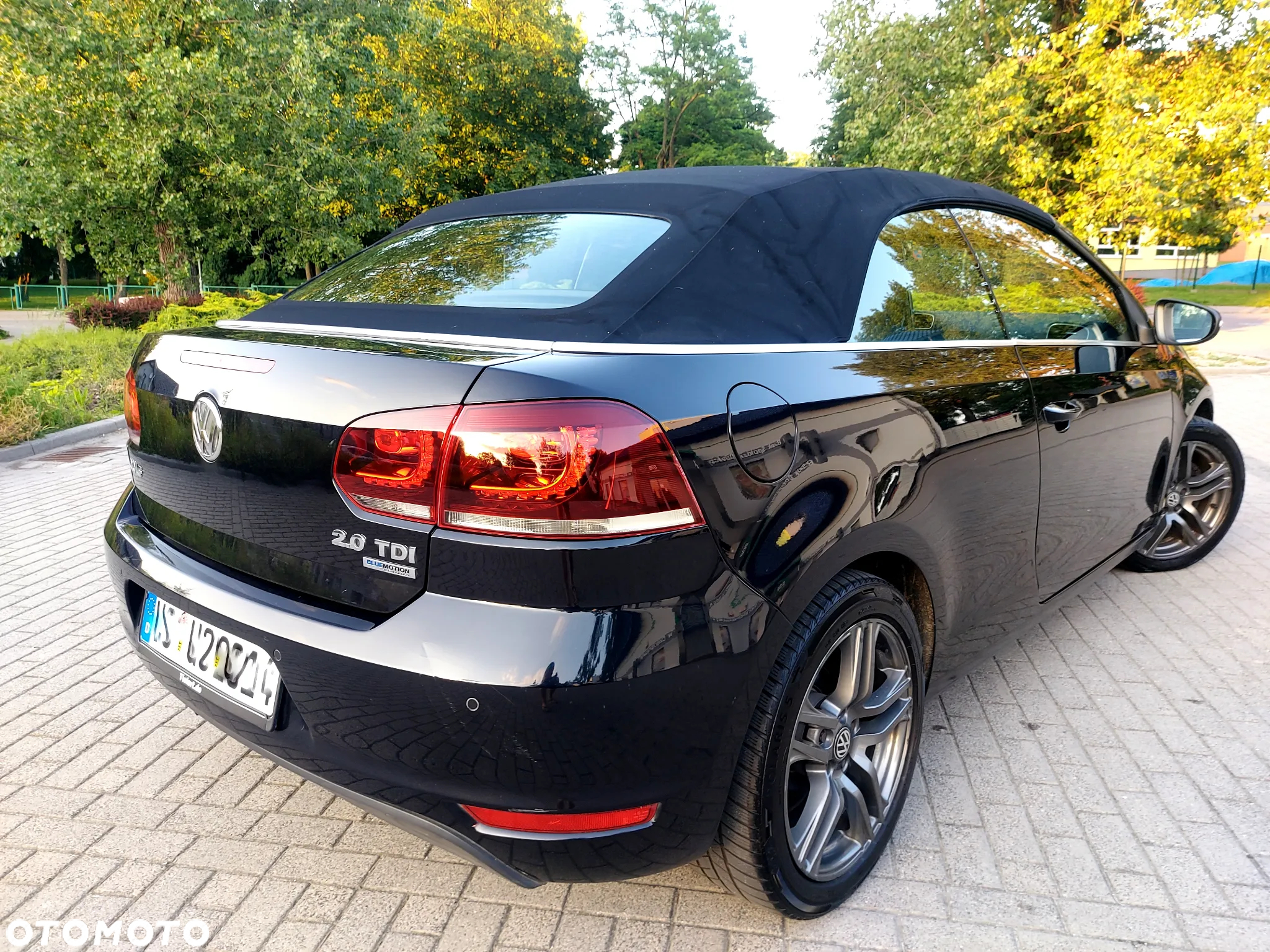 Volkswagen Golf Cabrio 2.0 TDI BlueMotion Technology Exclusive - 16