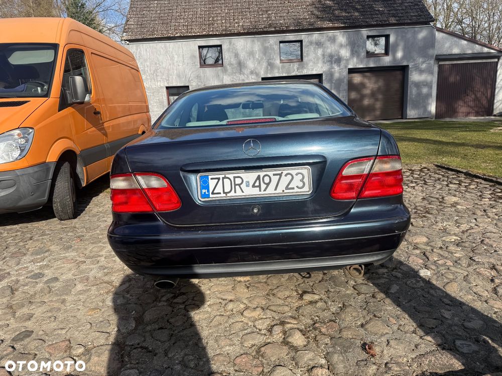 Mercedes-Benz CLK - 16