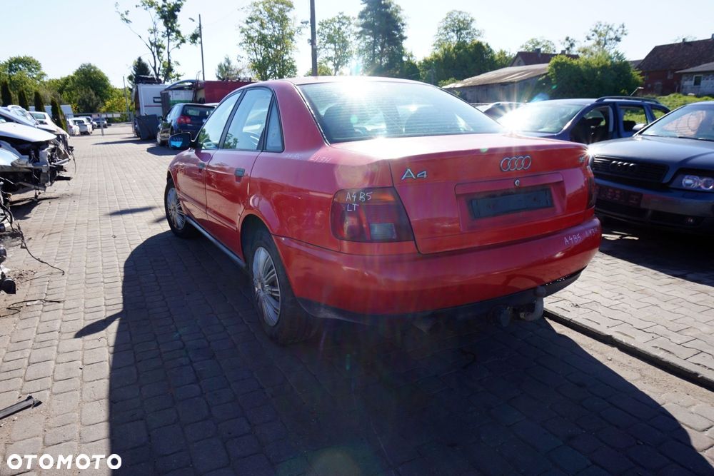 AUDI A4 B5 SEDAN 1996 LY3H 1.6 16V ADP 100KM CUW CZERWONY na części - 3