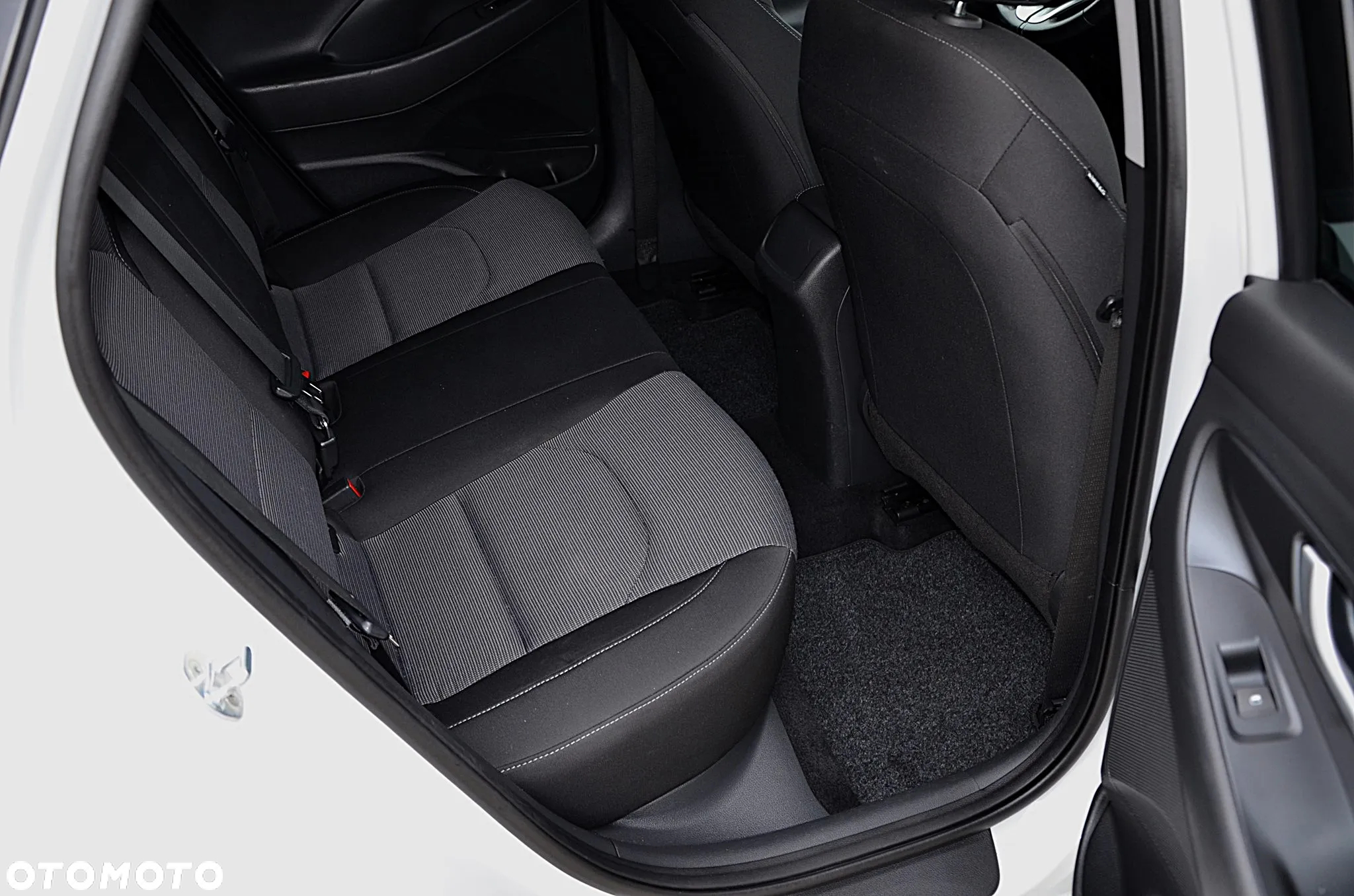 Hyundai i30 1.4 BlueDrive Comfort - 22