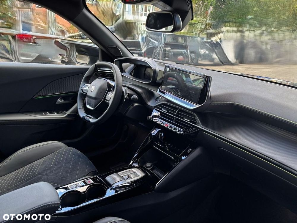Peugeot 2008 PureTech mHEV GT e-DCS6 - 17