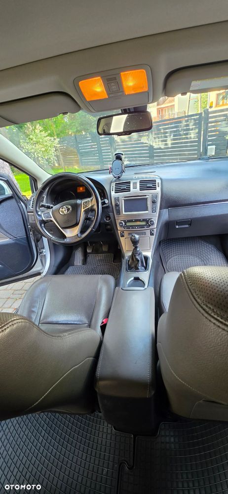 Toyota Avensis 2.2 D-4D Prestige Platinium - 10