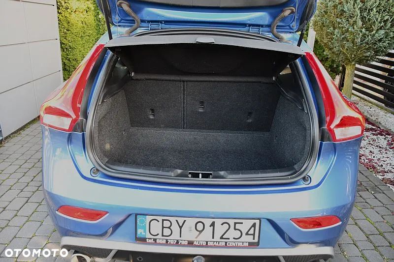 Volvo V40 D3 Drive-E SCR R-Design Momentum - 24