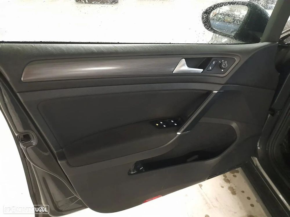 VW Golf Variant 1.6 TDi Confortline - 4