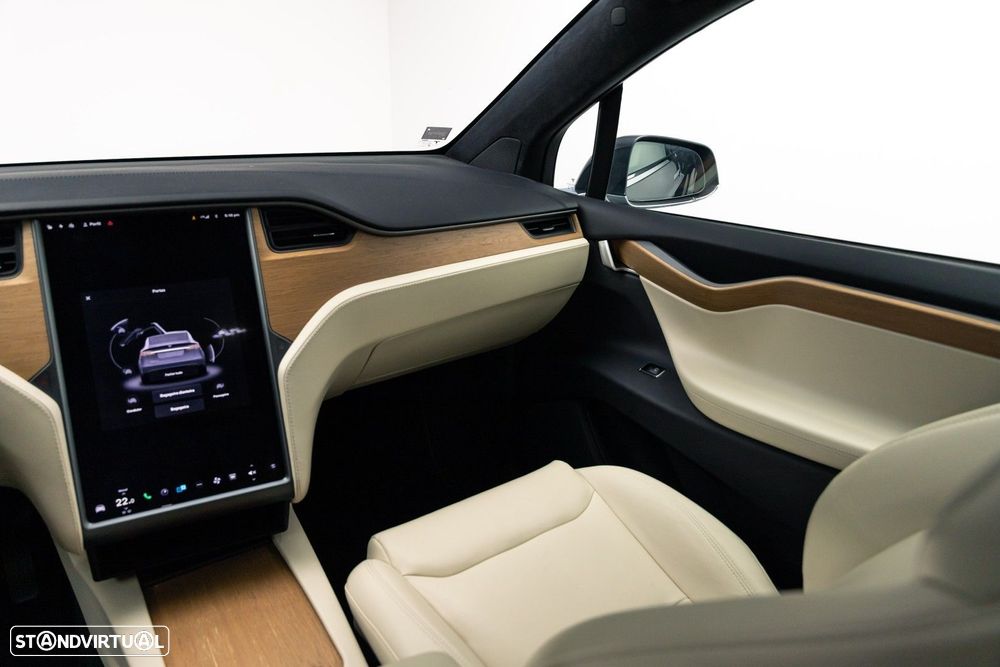 Tesla Model X 100 kWh Long Range AWD - 18