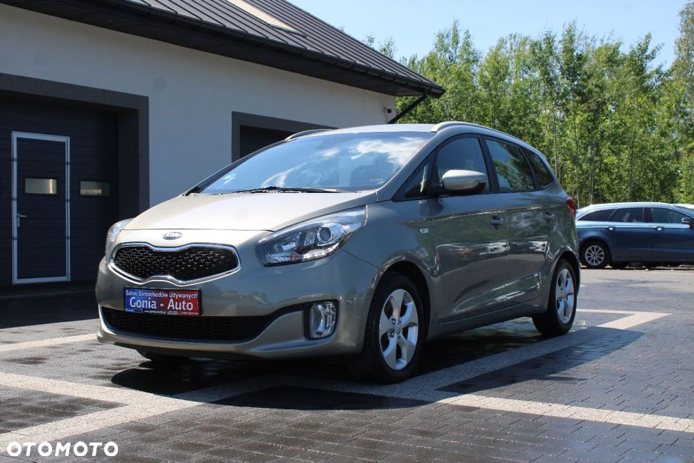 Kia Carens - 2