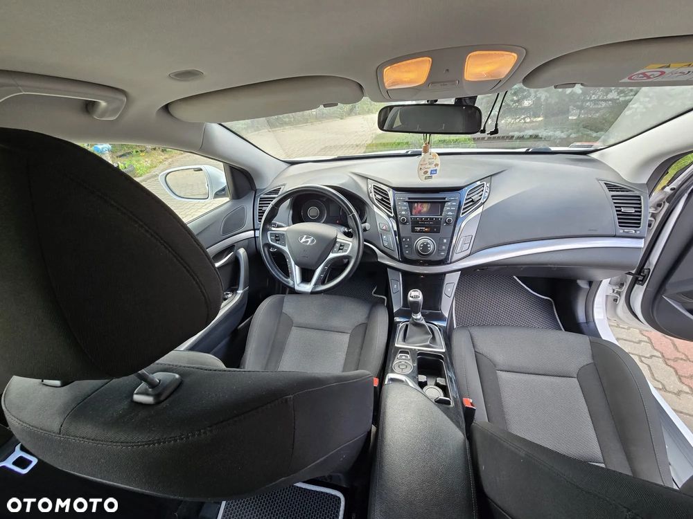 Hyundai i40 Kombi 1.6 Trend - 12