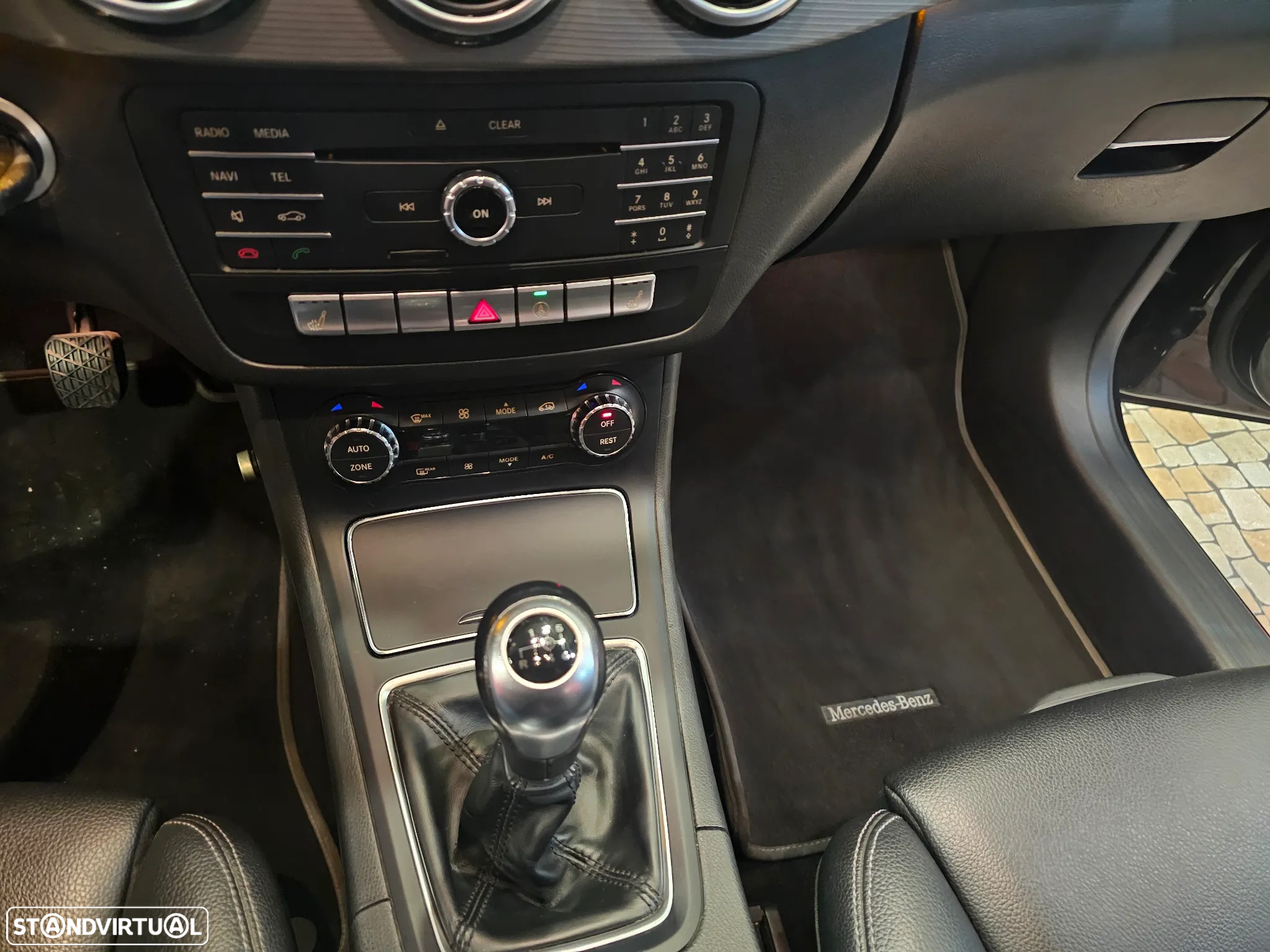 Mercedes-Benz B 180 d Progressive - 24