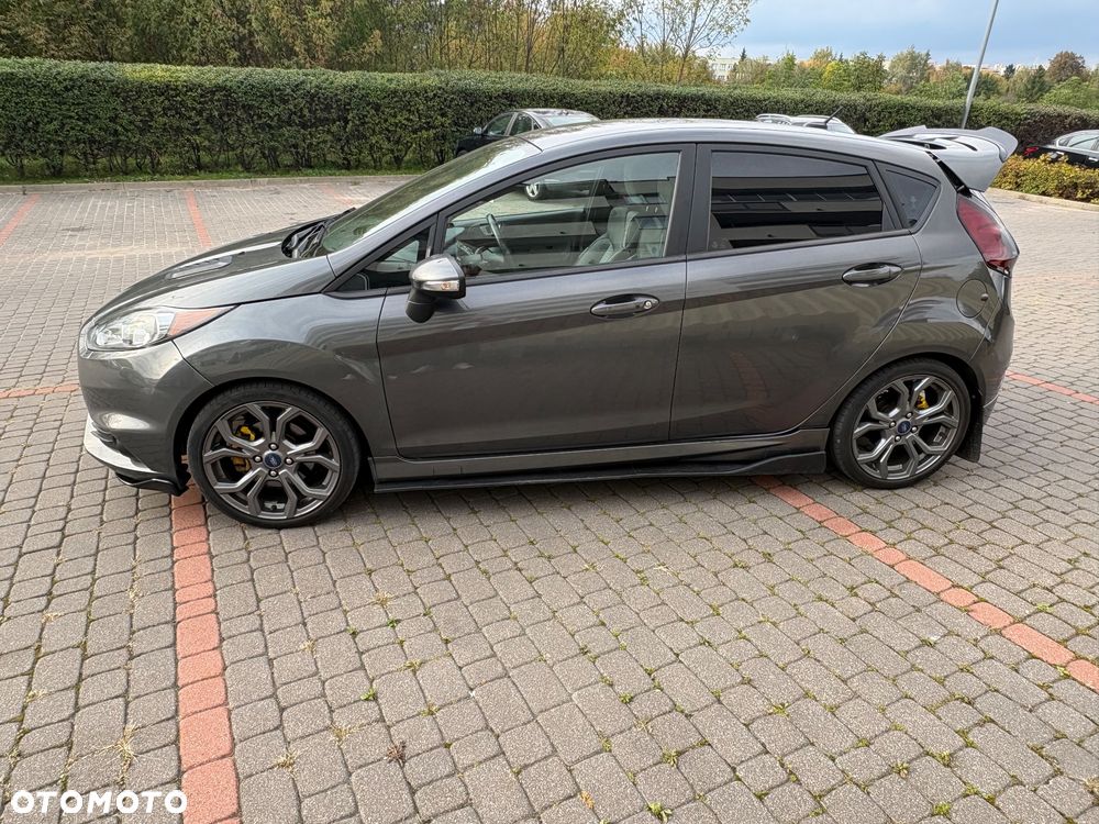 Ford Fiesta ST2 - 4