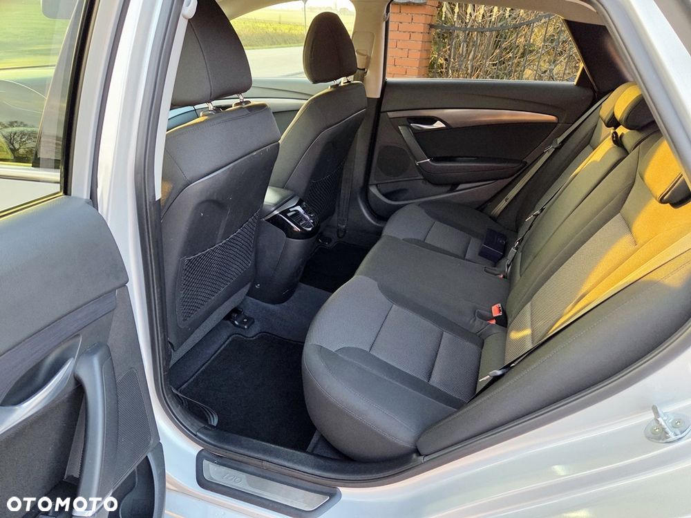 Hyundai i40 Kombi blue 1.7 CRDi DCT Premium - 33