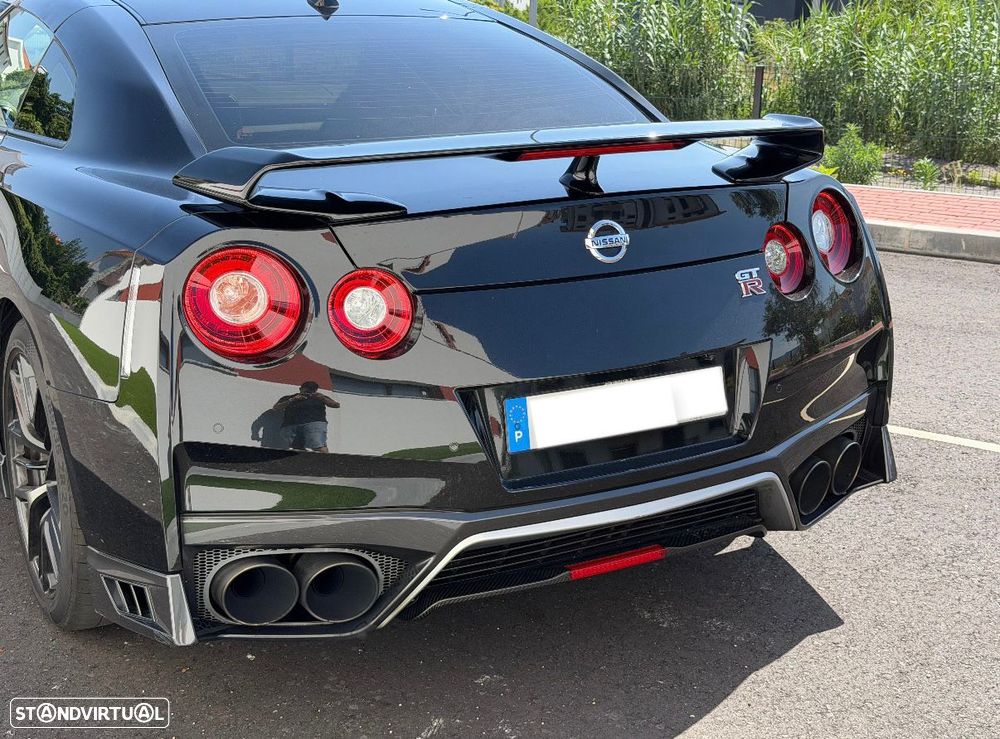Nissan GT-R Black Edition - 5