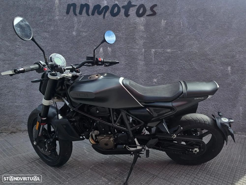 Husqvarna Svartpilen 701 - 4