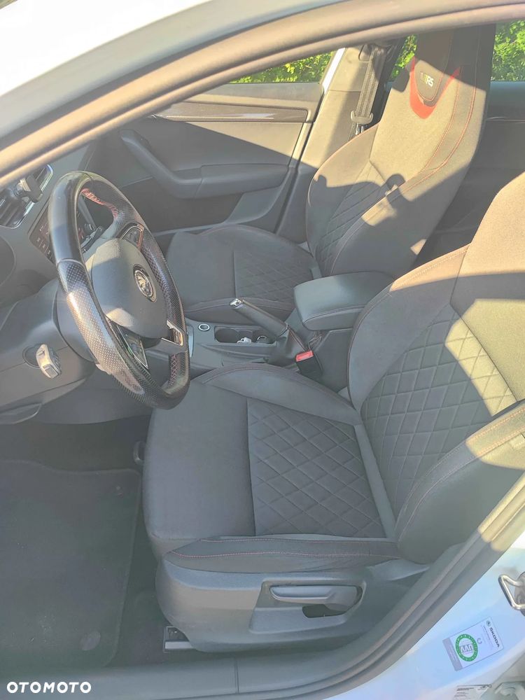 Skoda Octavia 2.0 TSI DSG RS - 6