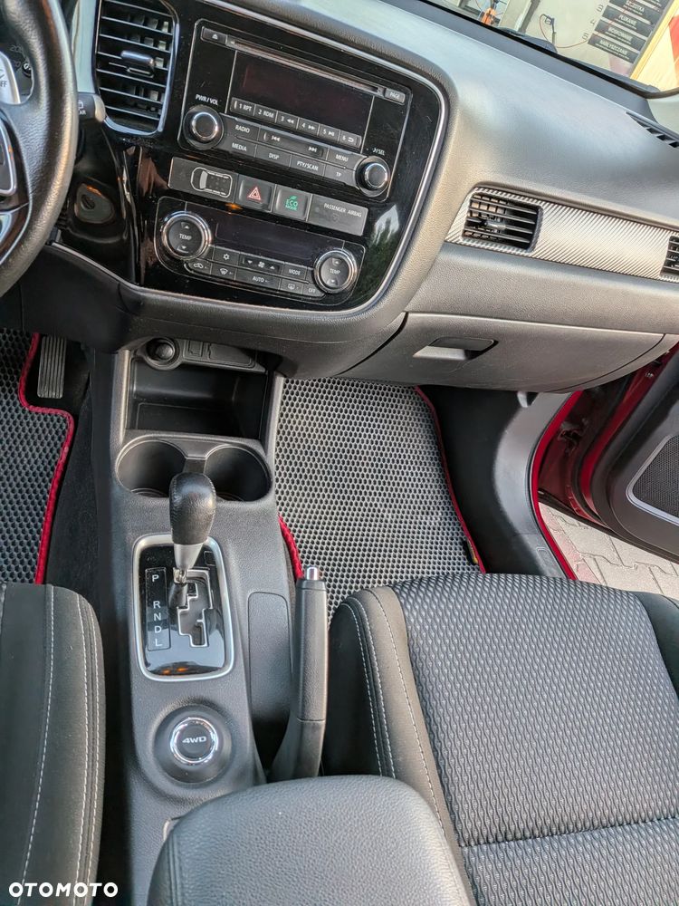 Mitsubishi Outlander 2.0 Intense 4WD CVT - 13