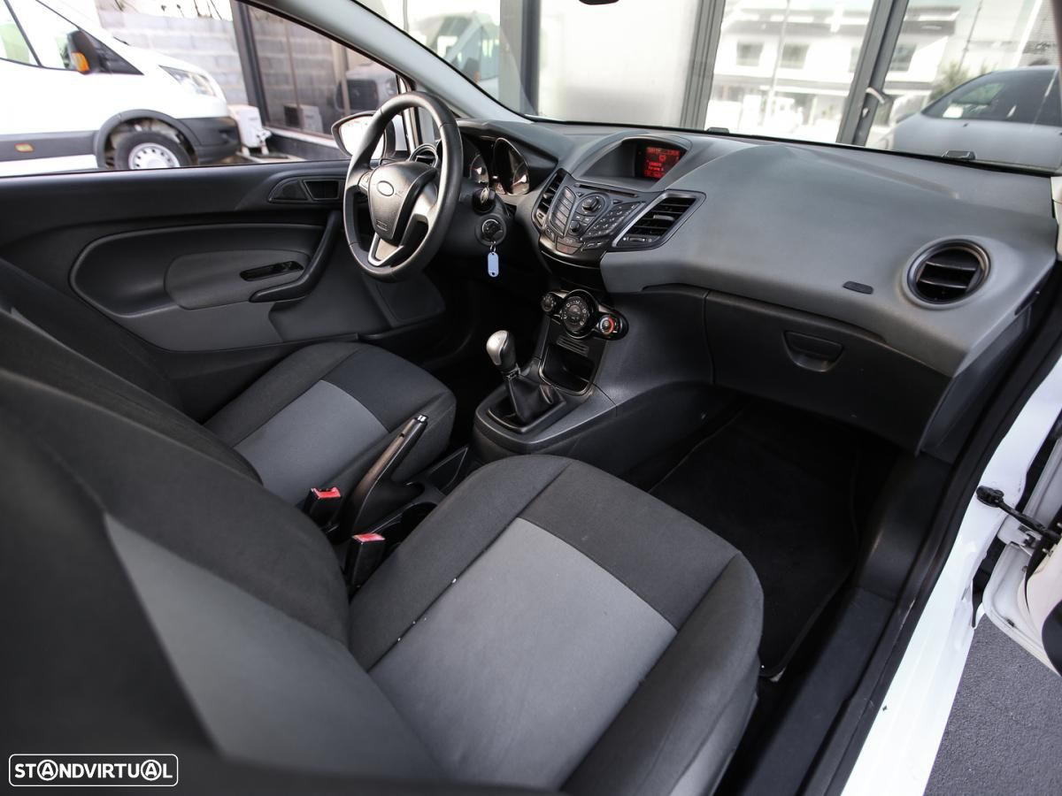 Ford Fiesta Van - 15
