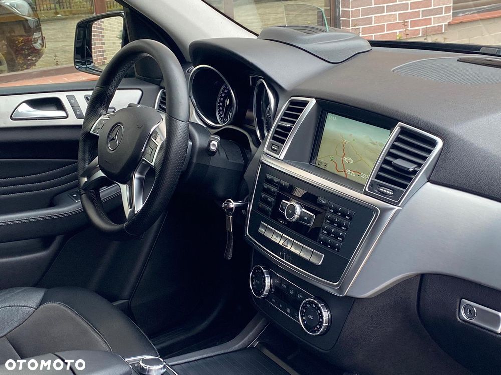 Mercedes-Benz ML - 10