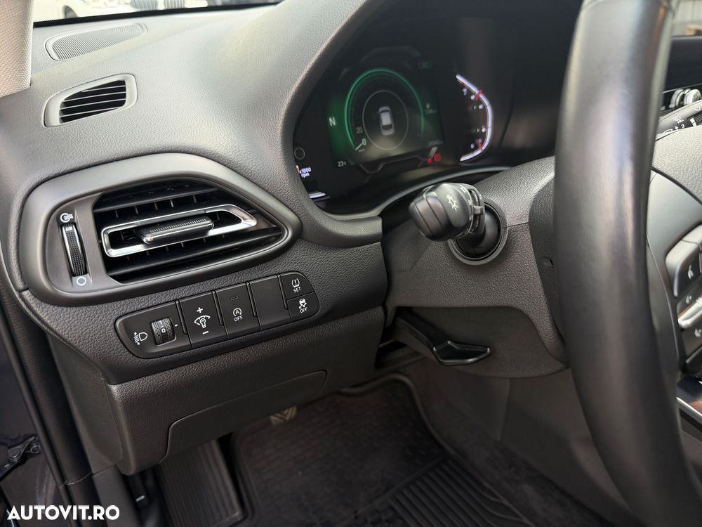Hyundai i30 1.5 160CP MHEV 48V M/T Highway - 17