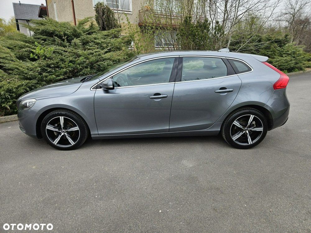 Volvo V40 D2 Momentum - 2