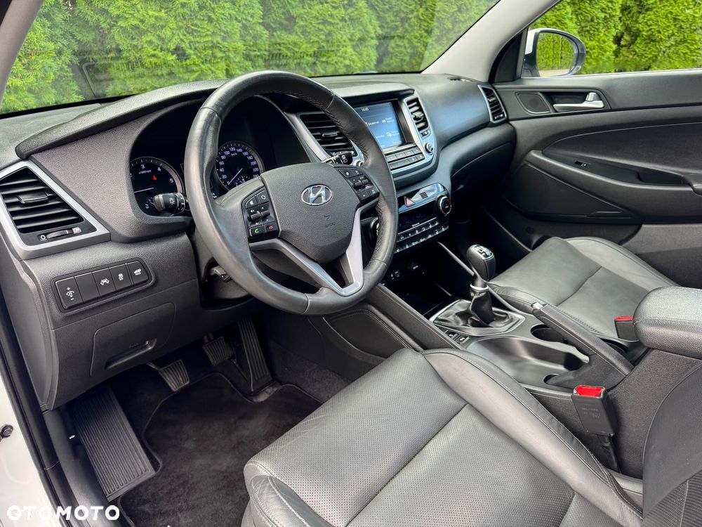 Hyundai Tucson 2.0 CRDI 2WD Style - 24