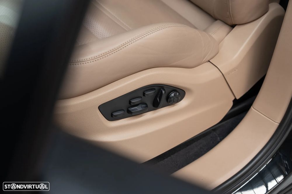 Porsche Cayenne E-Hybrid Tiptronic S Platinum Edition - 28