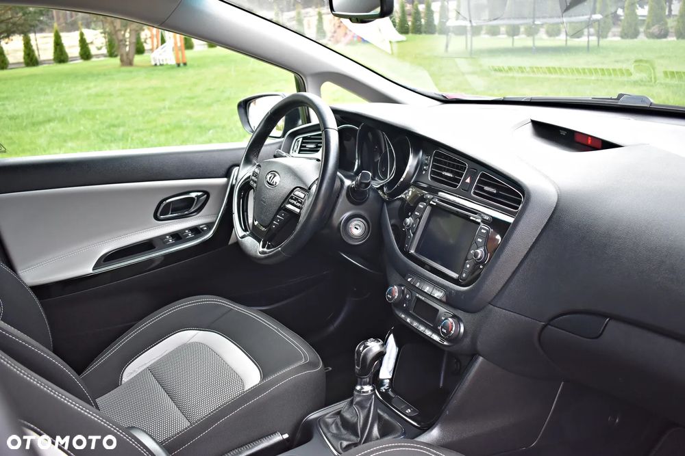 Kia Ceed 1.6 GDI Platinum Edition - 31