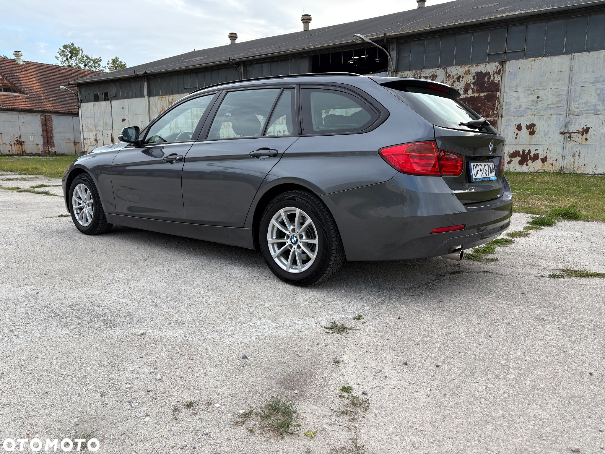BMW Seria 3 316i Touring - 4