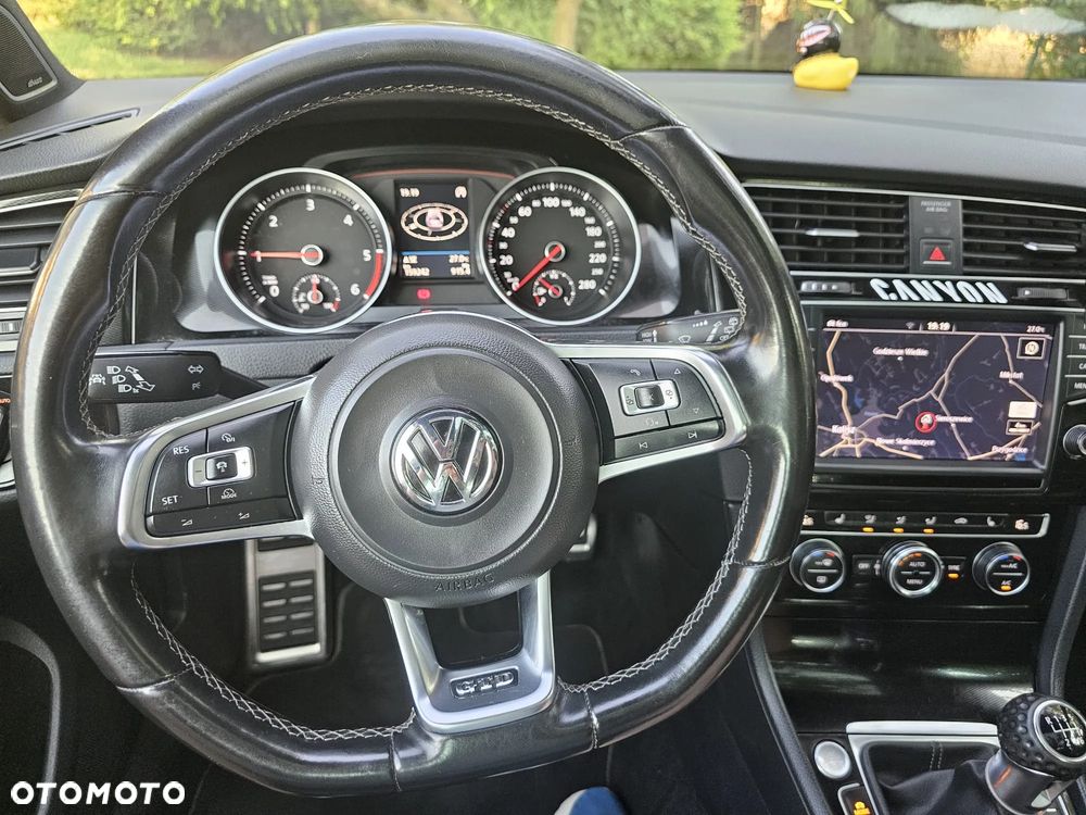 Volkswagen Golf - 13