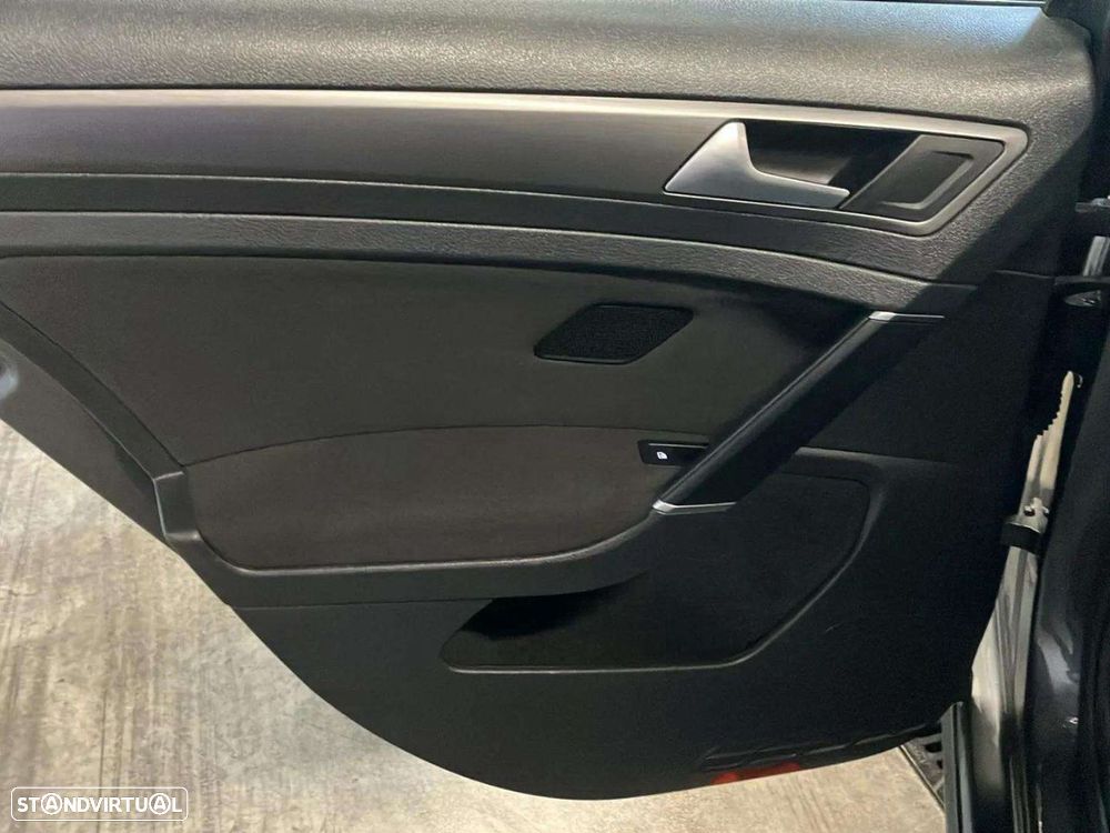 VW Golf Variant 1.6 TDi Confortline - 20