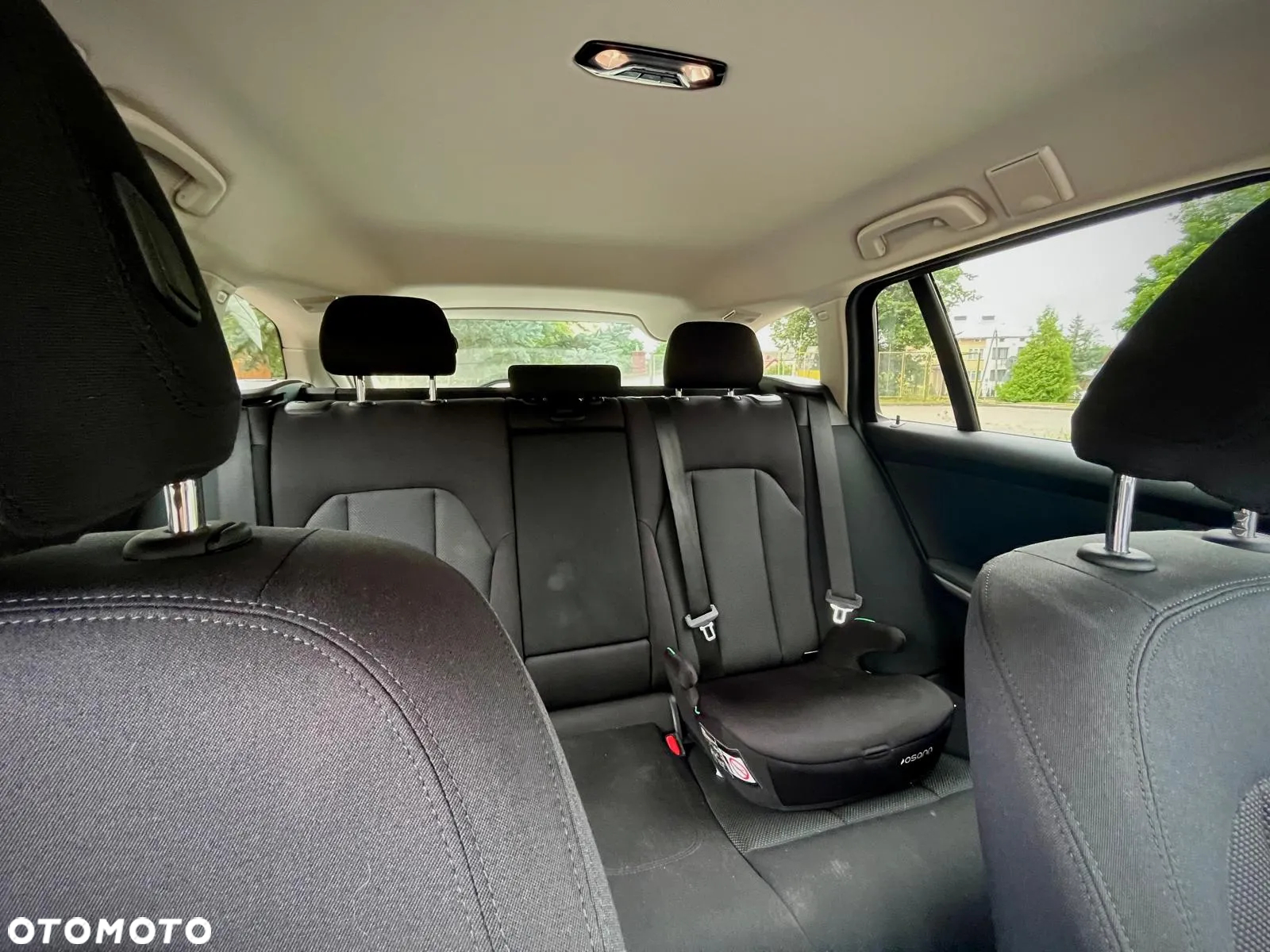 BMW Seria 3 318d Touring - 31