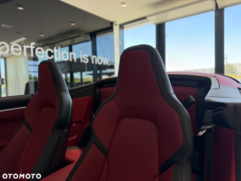 Porsche 911 Carrera 4S - 18