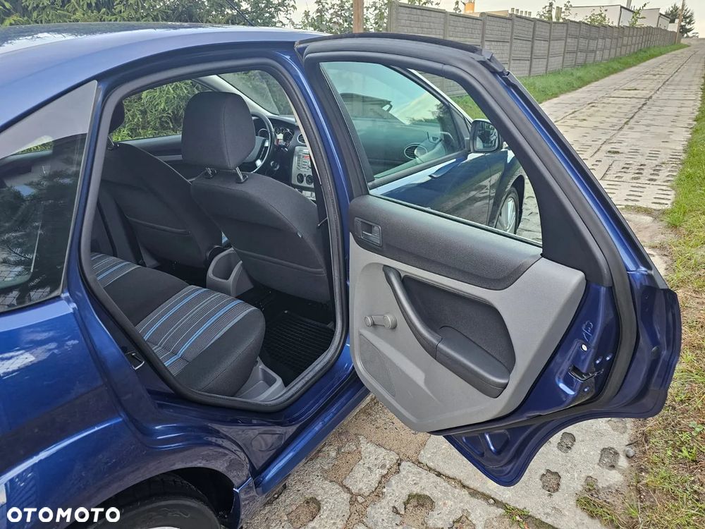 Ford Focus 1.6 TDCi Ambiente - 22
