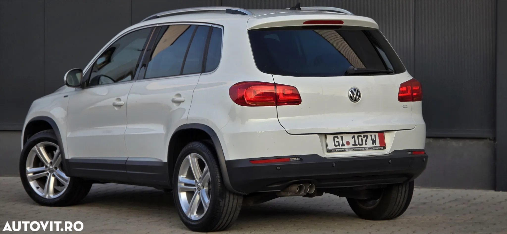Volkswagen Tiguan 2.0 TDI SCR 4MOTION BlueMotion Technology DSG Lounge Sport & Style - 4