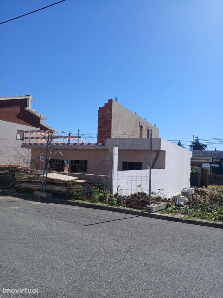 Moradia em Construção com Piscina, Jardim e Garagem em Manique - Grande imagem: 4/9