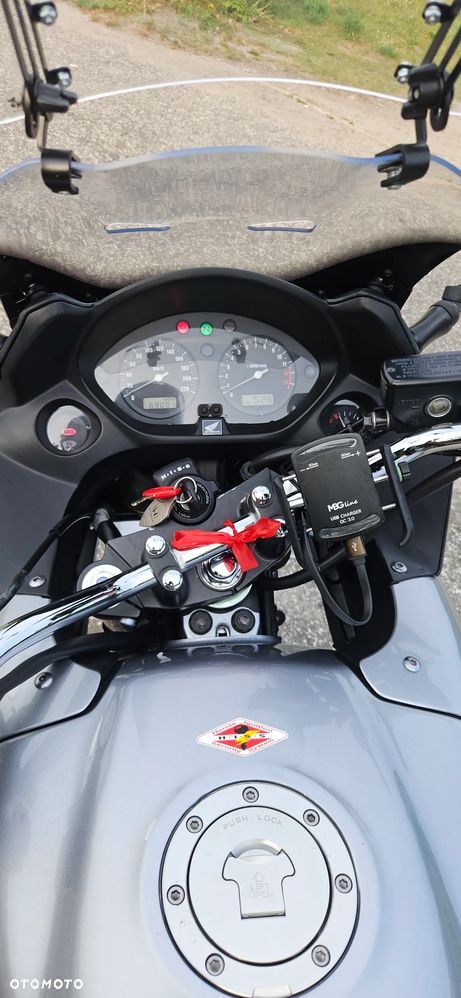 Honda CBF - 8