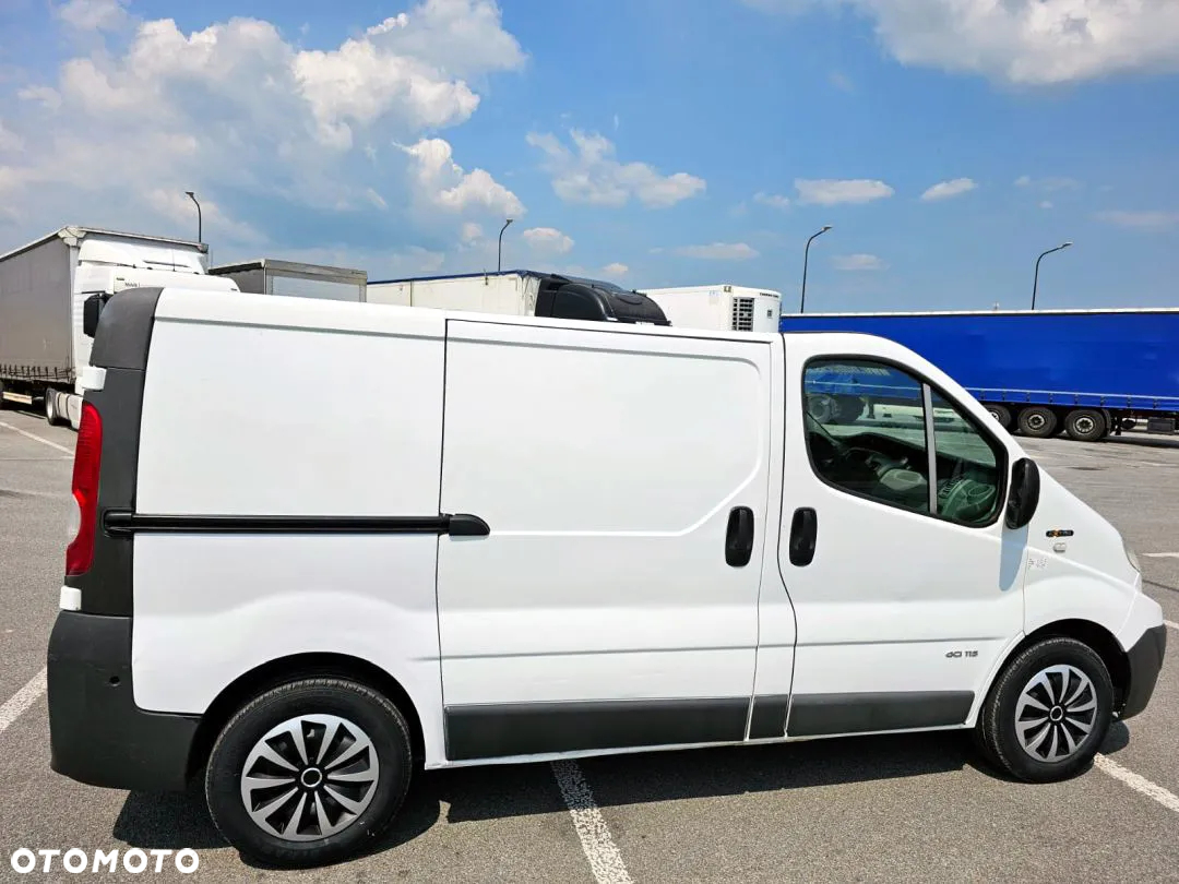 Renault Trafic - 22