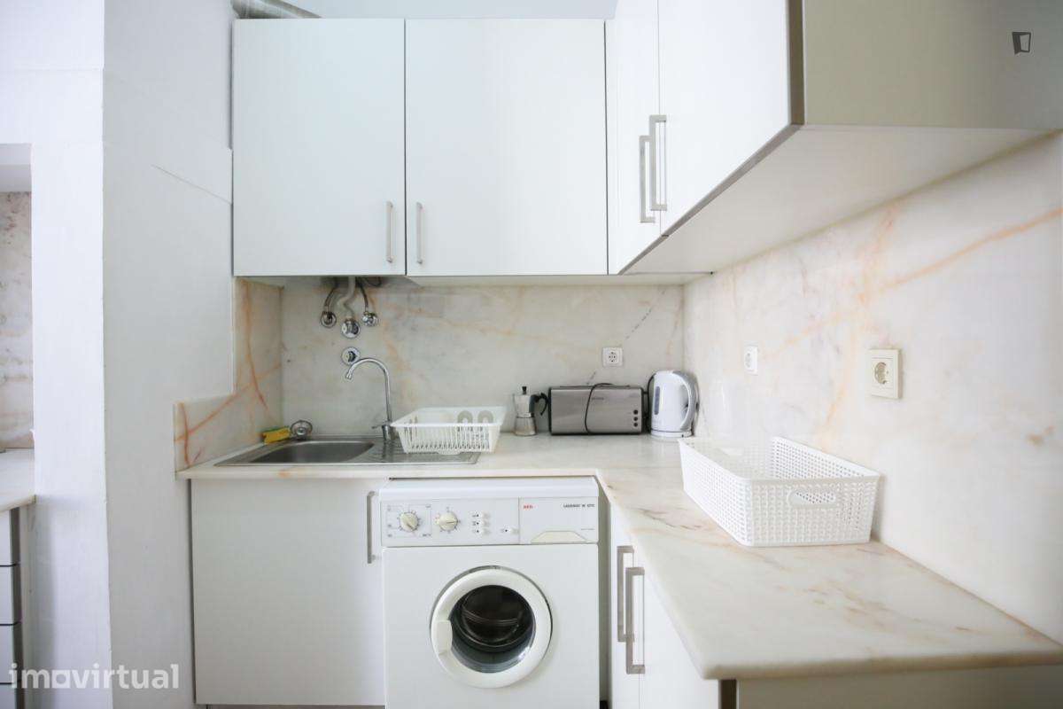 Quarto - localizado em Arroios Lisbon - Grande imagem: 5/47
